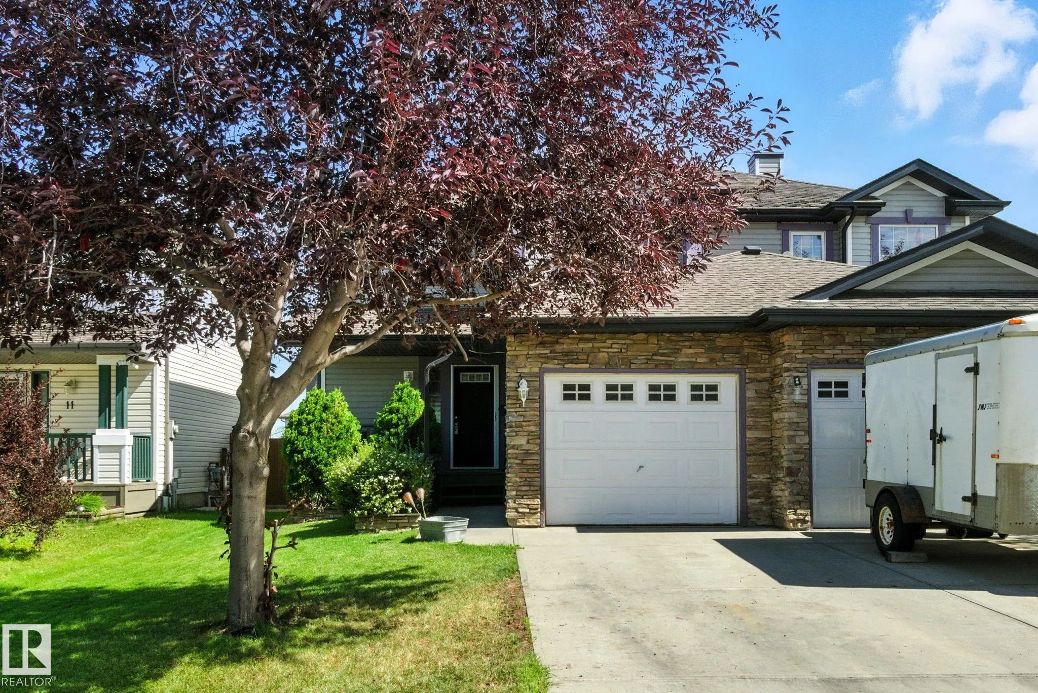 15 CARLYLE Crescent