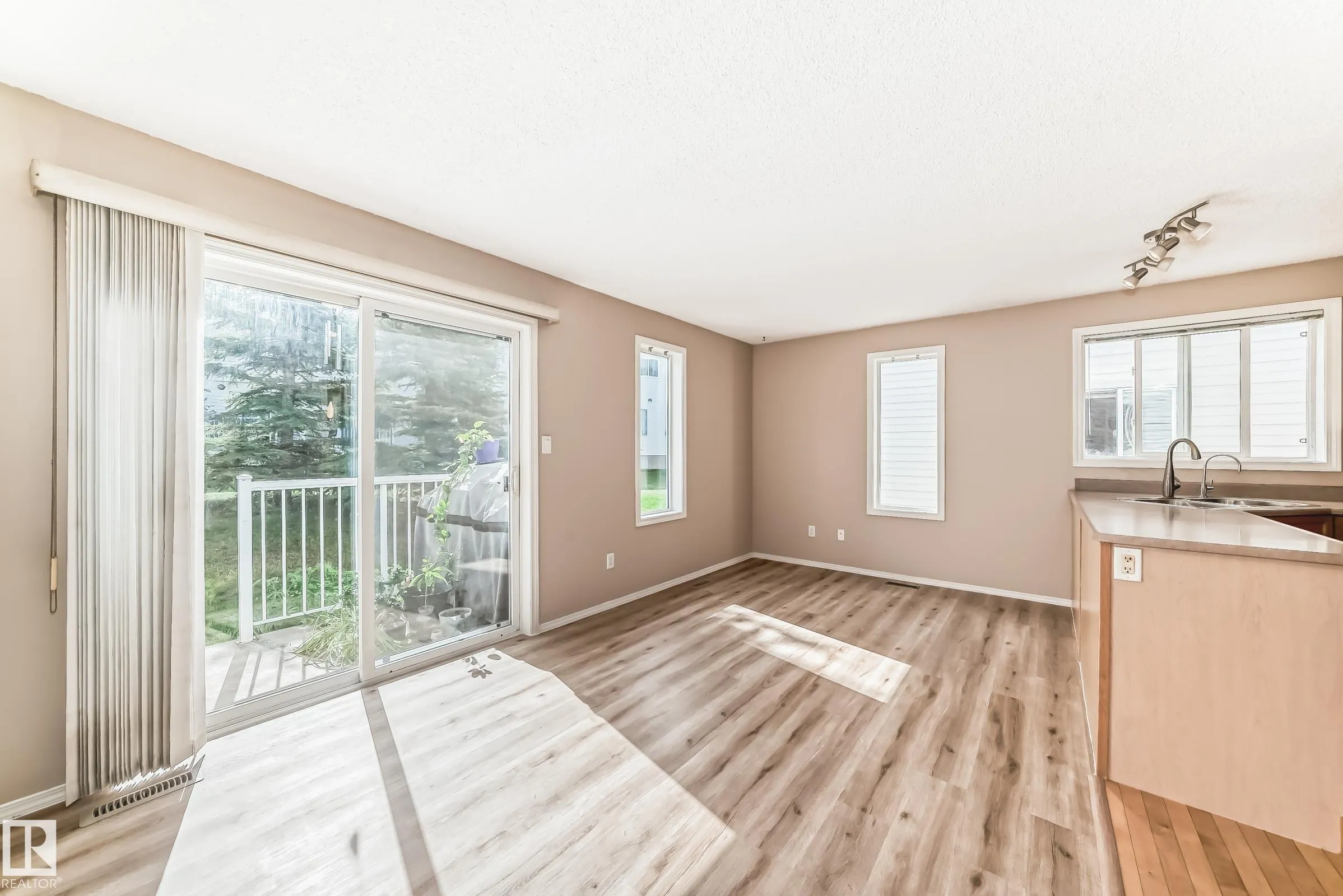 451 HYNDMAN Crescent