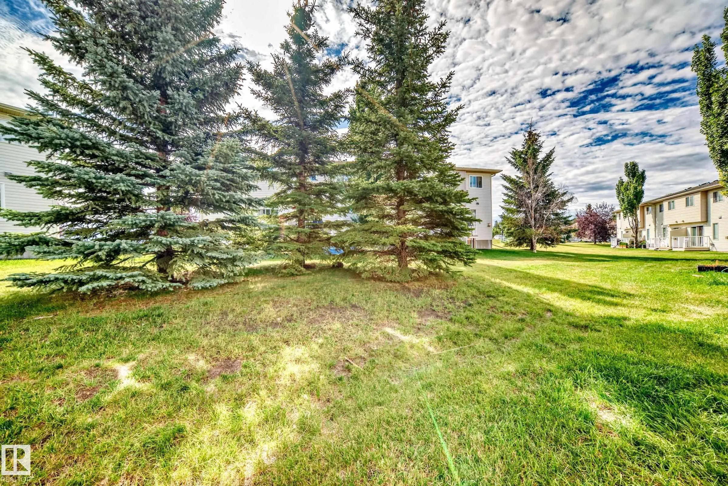 451 HYNDMAN Crescent
