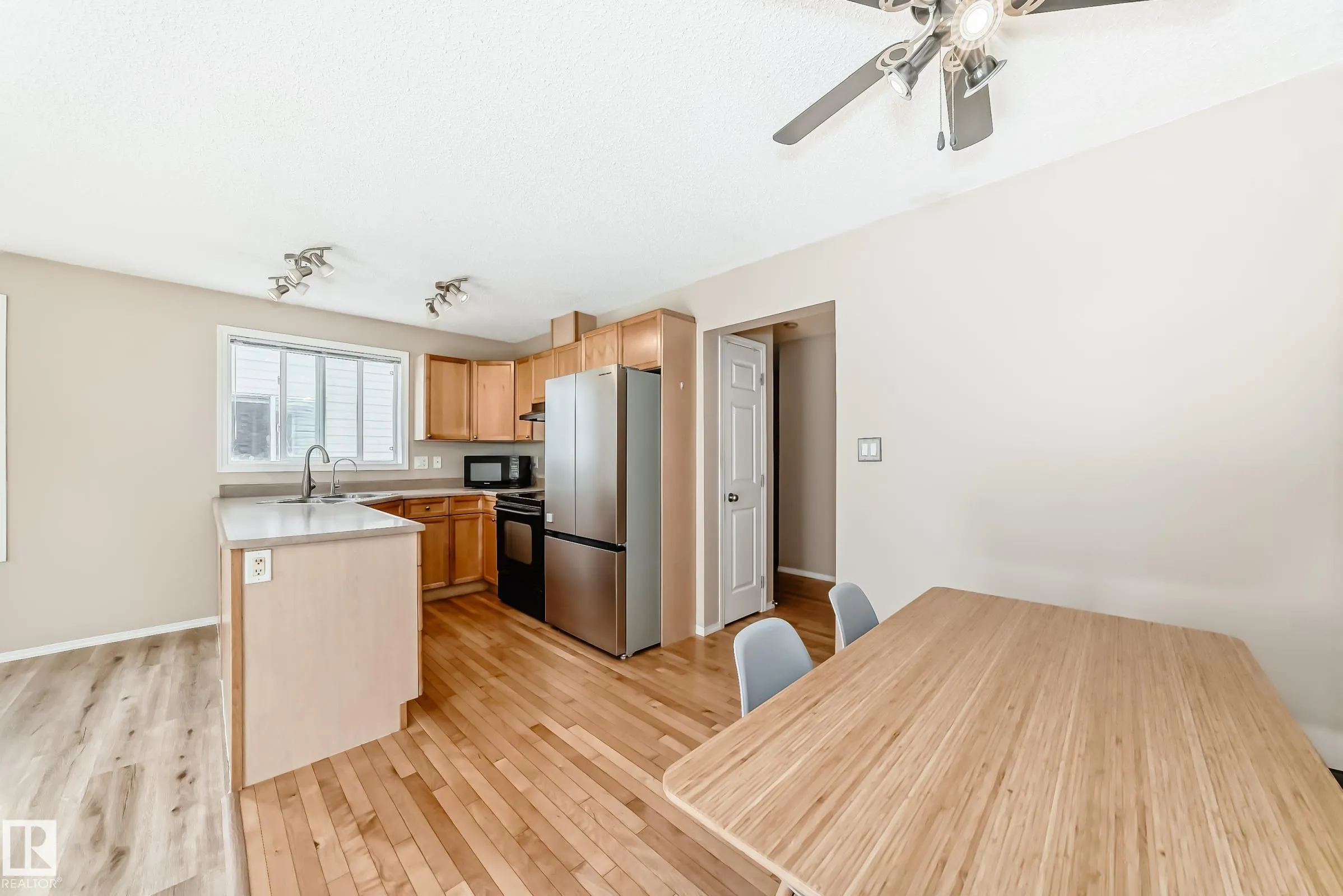 451 HYNDMAN Crescent