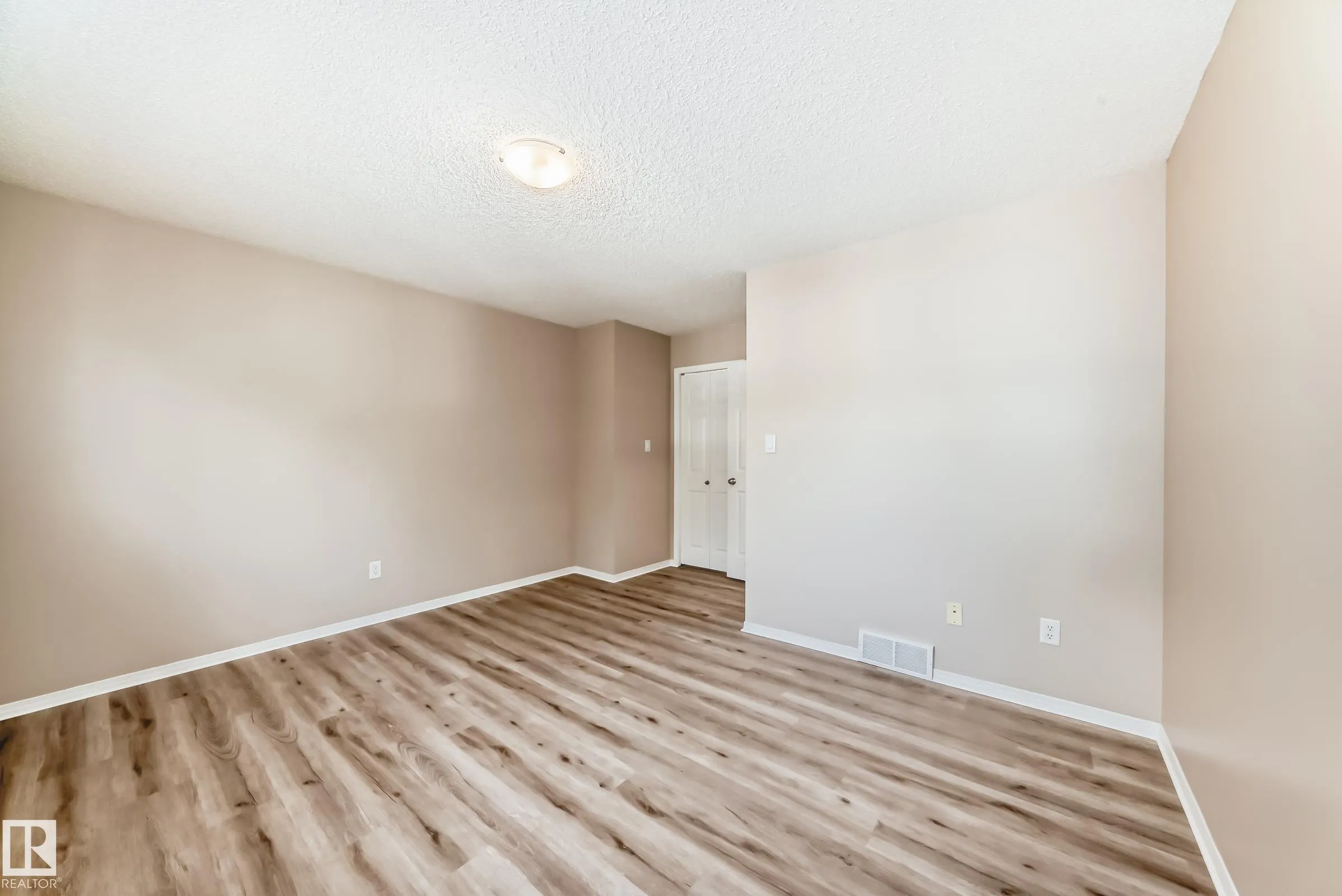 451 HYNDMAN Crescent