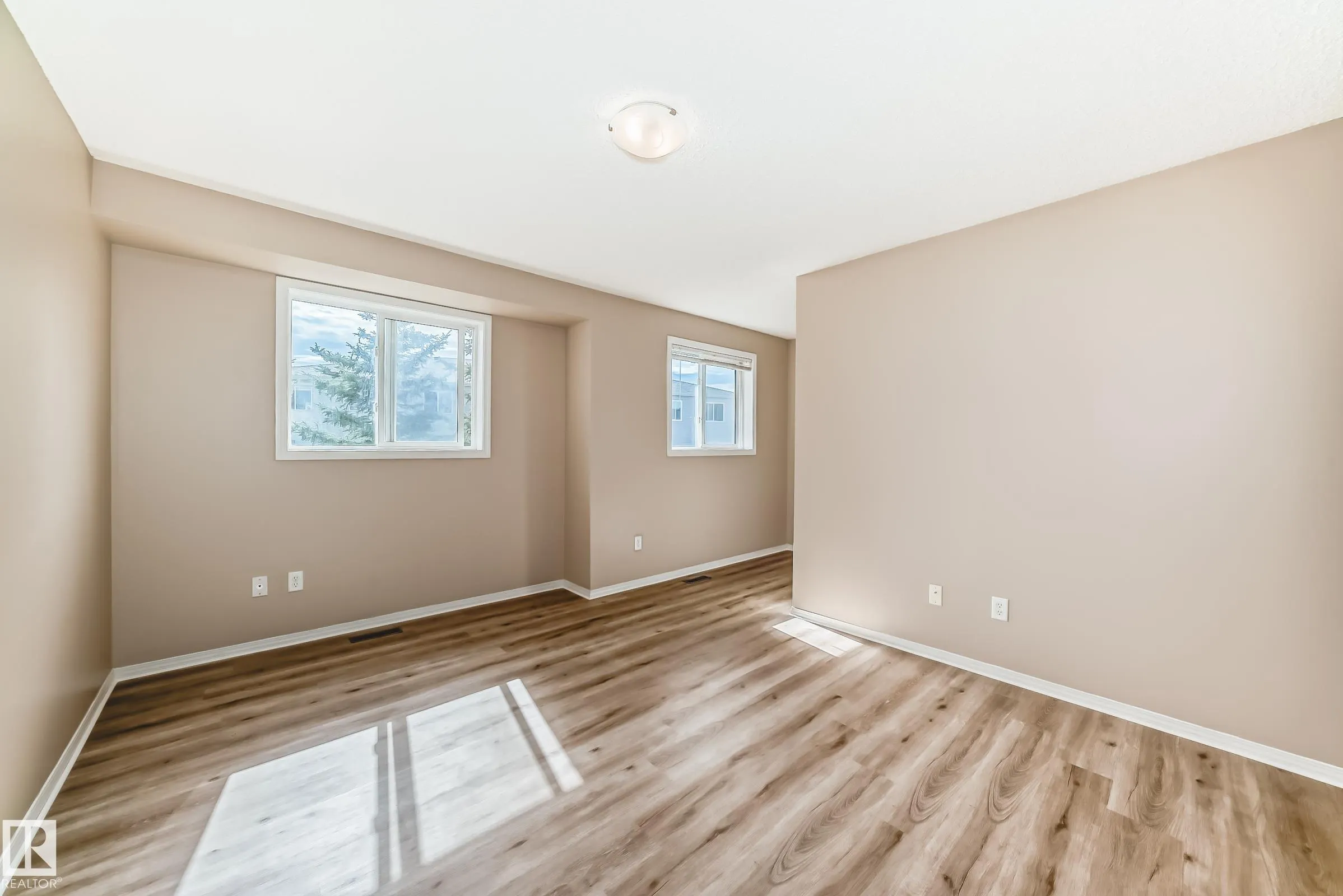 451 HYNDMAN Crescent