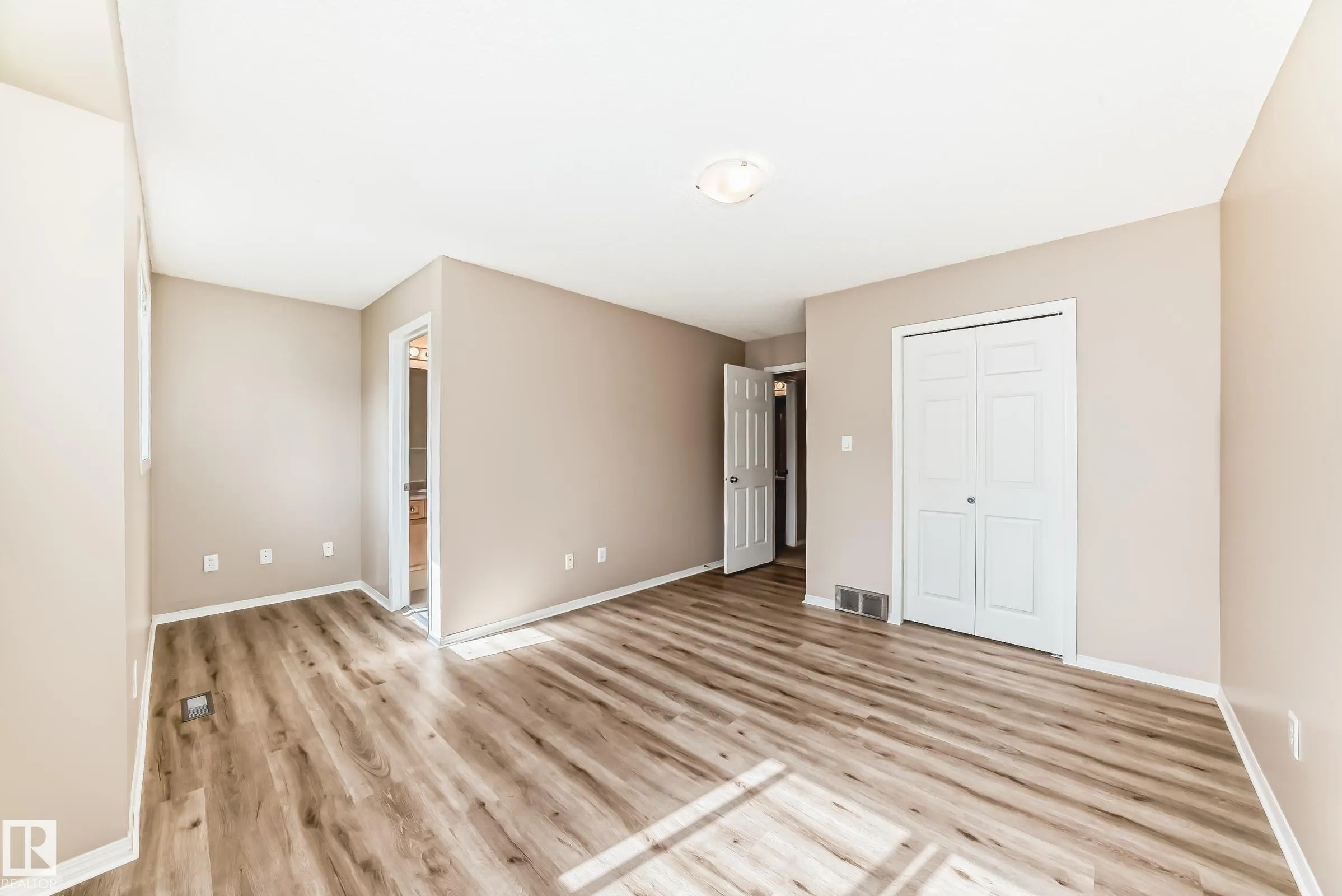 451 HYNDMAN Crescent