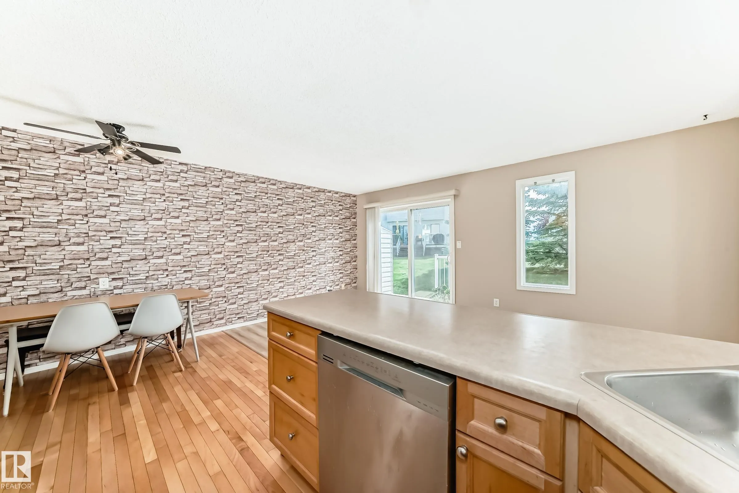 451 HYNDMAN Crescent