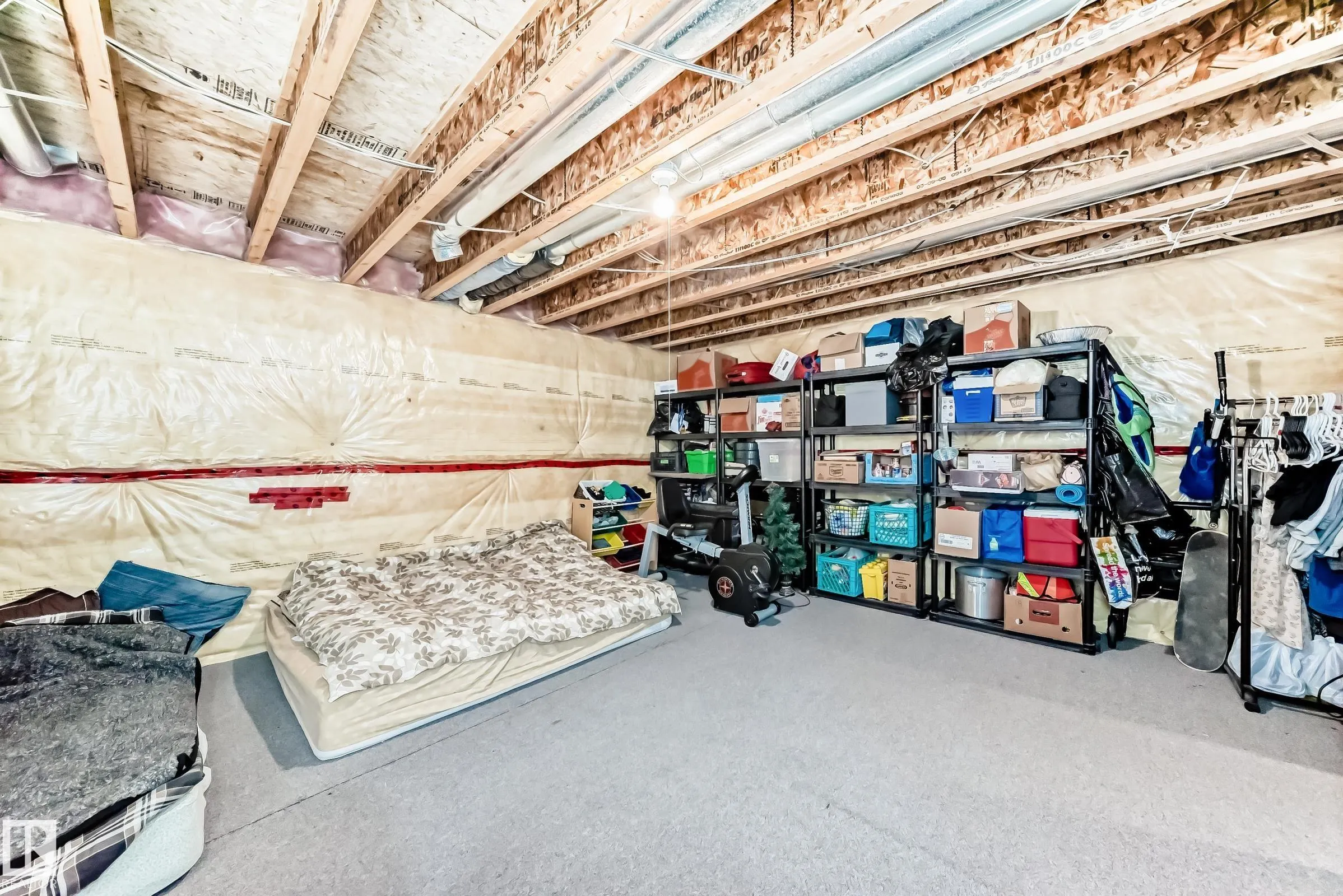 451 HYNDMAN Crescent