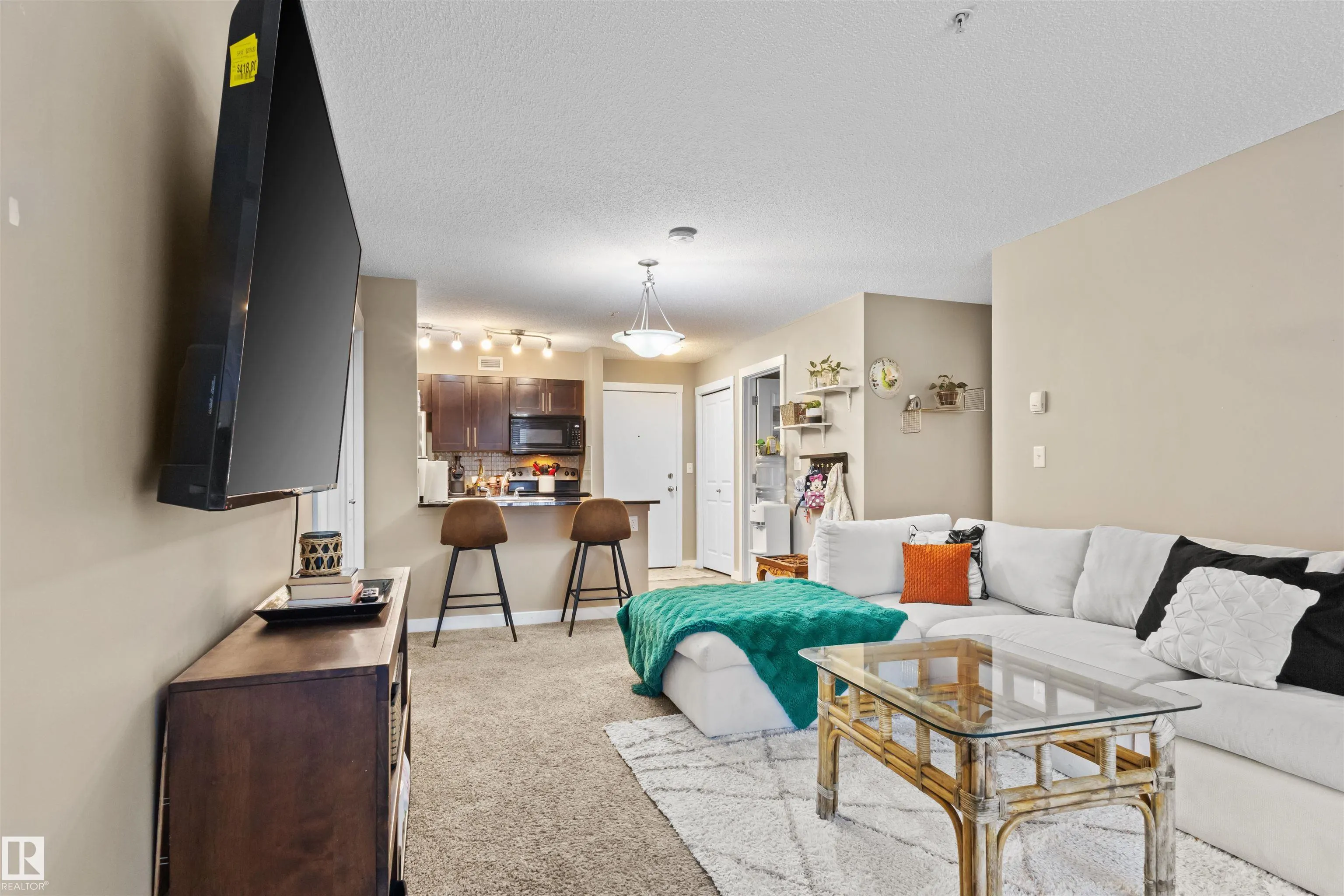 5804 MULLEN Place