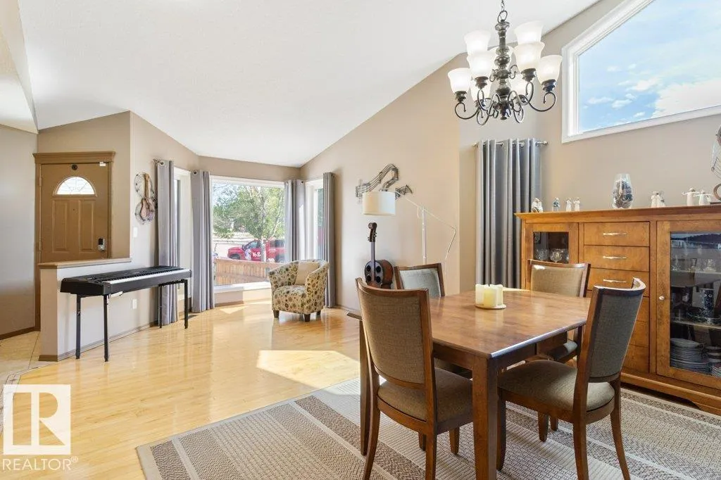 47 LILAC Crescent
