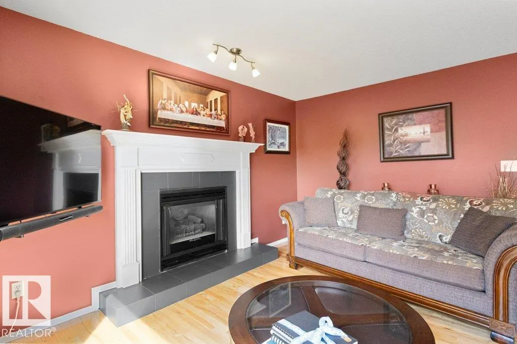 47 LILAC Crescent