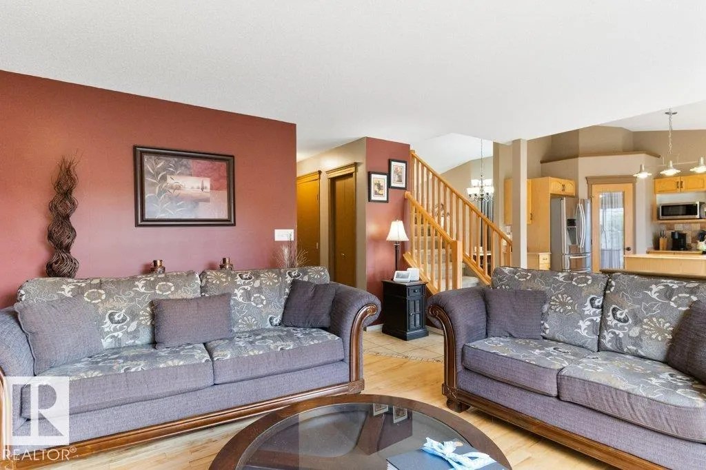 47 LILAC Crescent