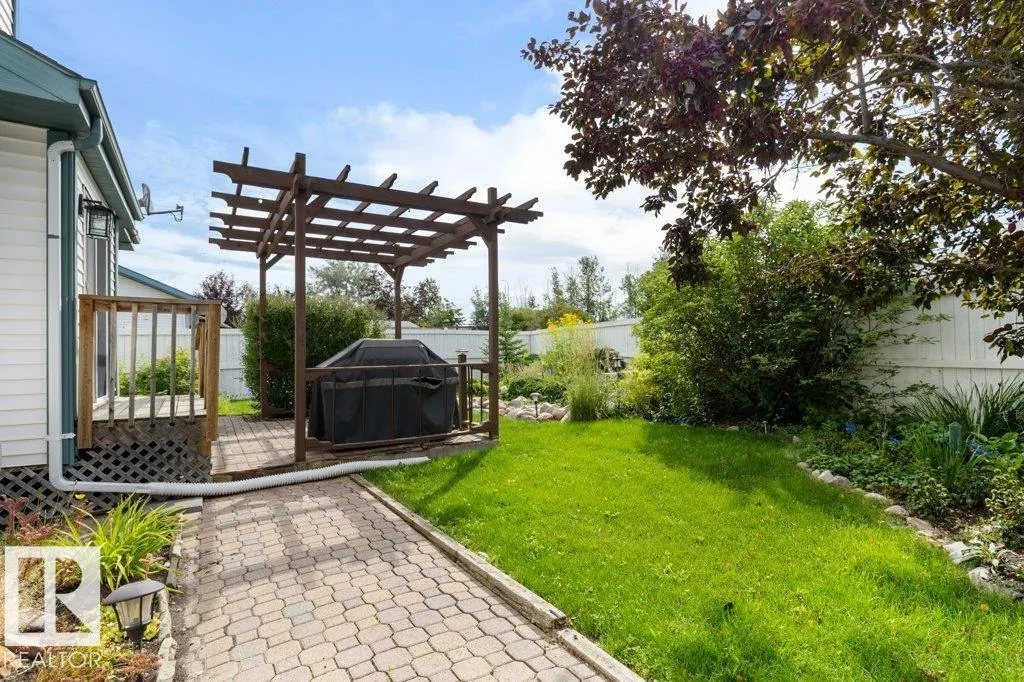 47 LILAC Crescent
