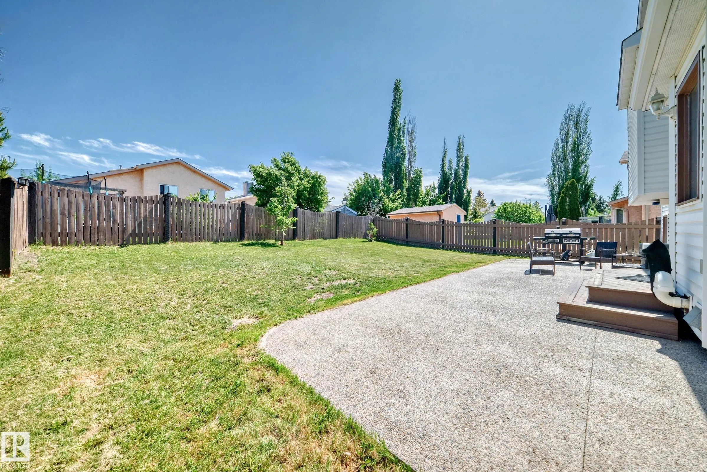 16 DESMARAIS Crescent