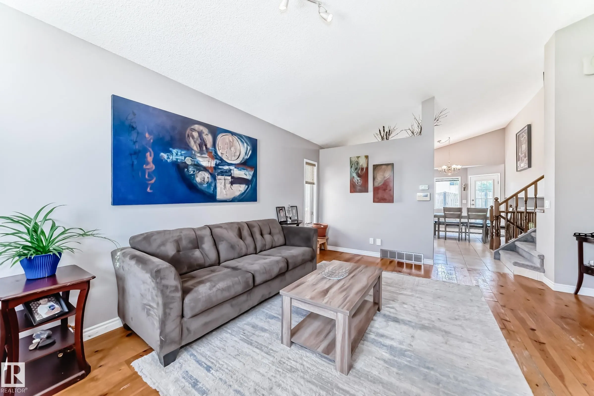 16 DESMARAIS Crescent
