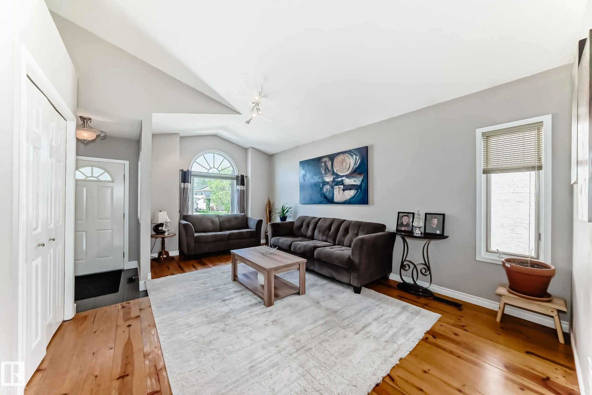 16 DESMARAIS Crescent