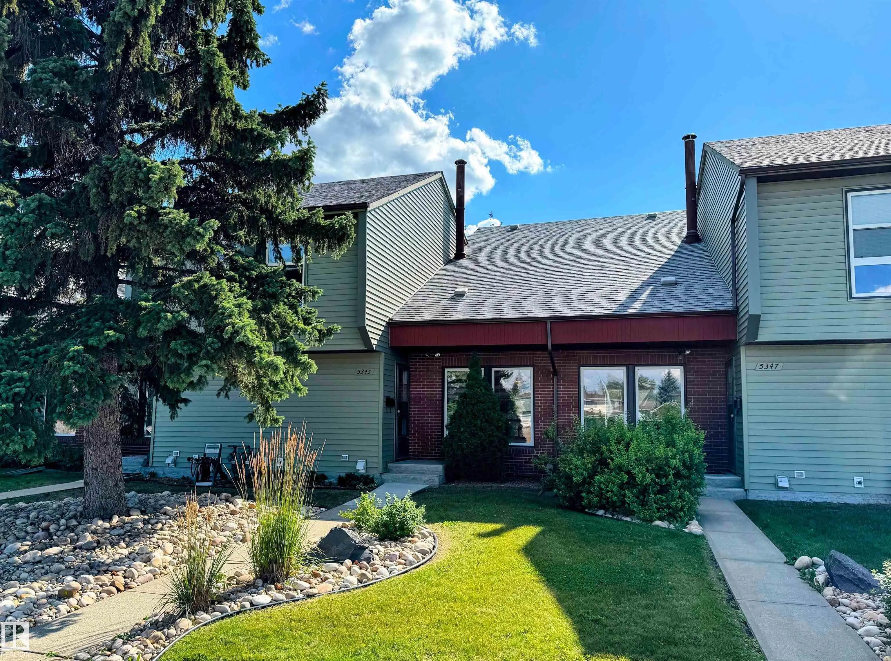 5345 HILL VIEW Crescent