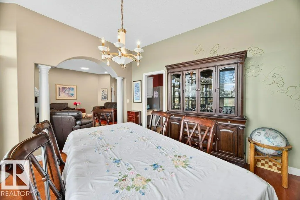 4 OTTER Crescent