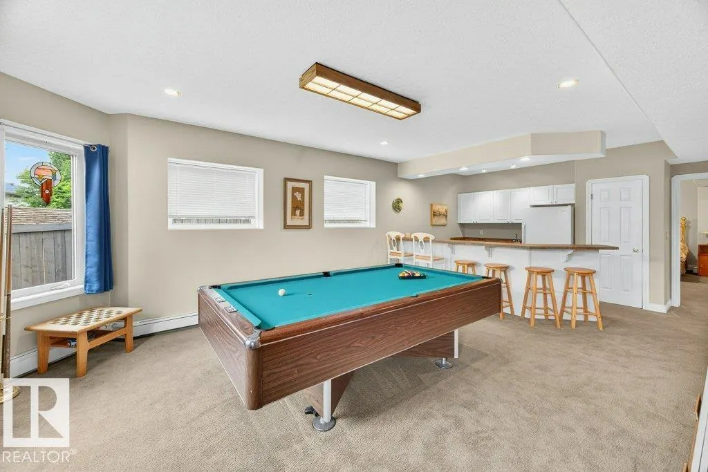4 OTTER Crescent
