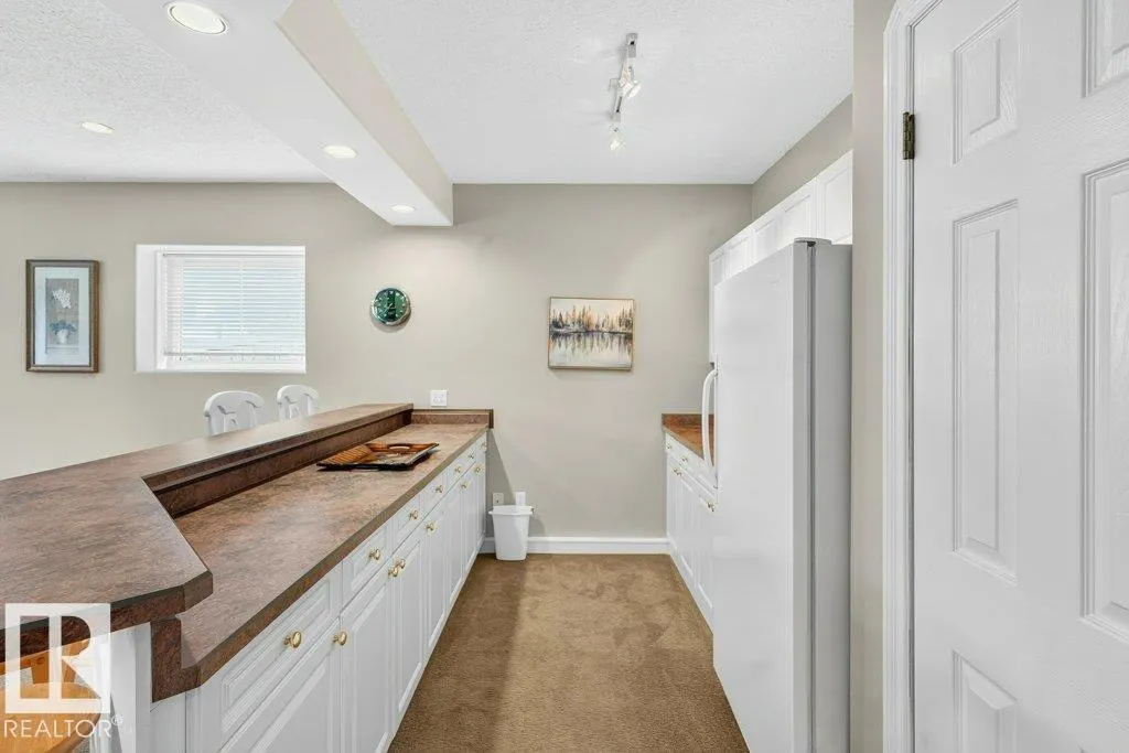 4 OTTER Crescent