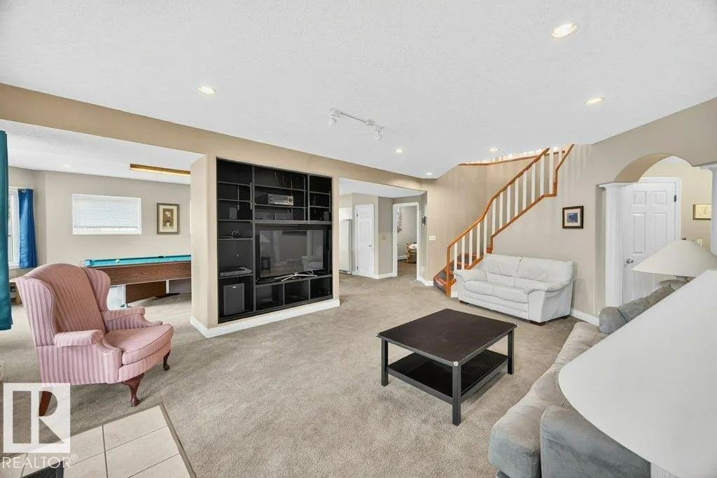 4 OTTER Crescent