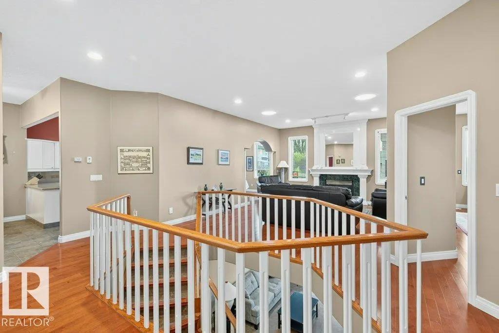 4 OTTER Crescent