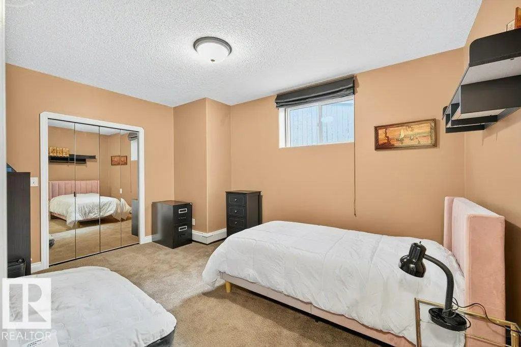 4 OTTER Crescent