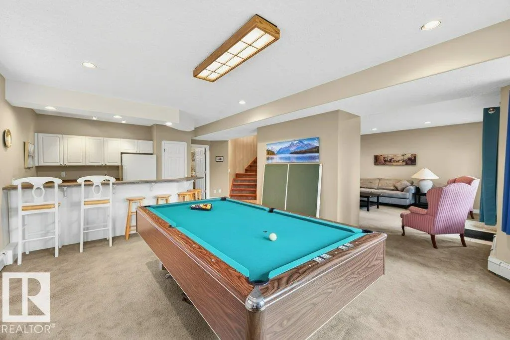 4 OTTER Crescent