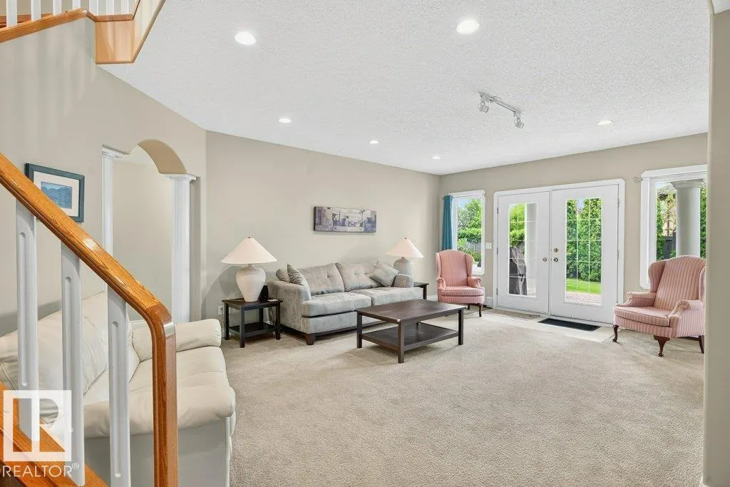 4 OTTER Crescent