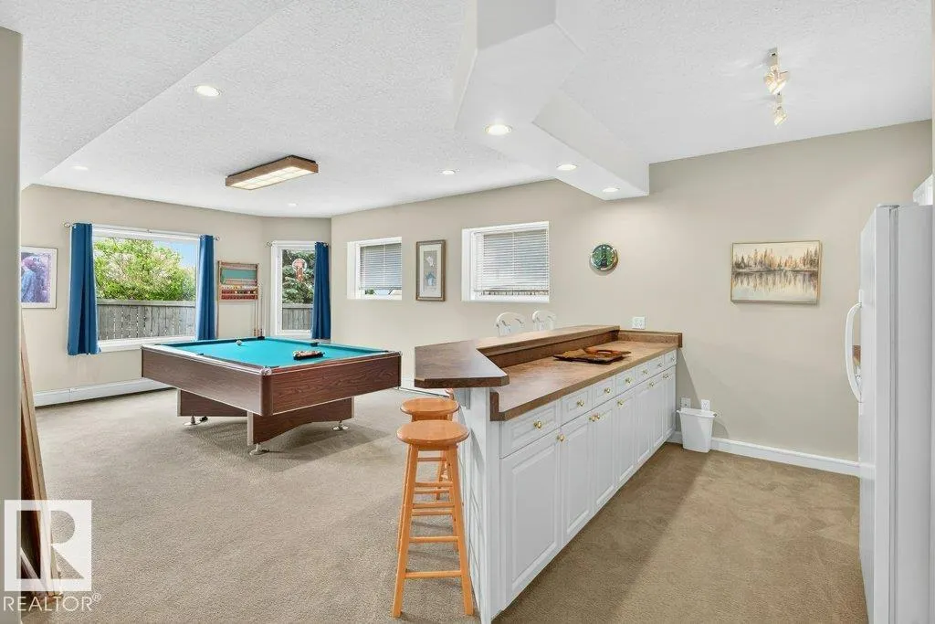 4 OTTER Crescent