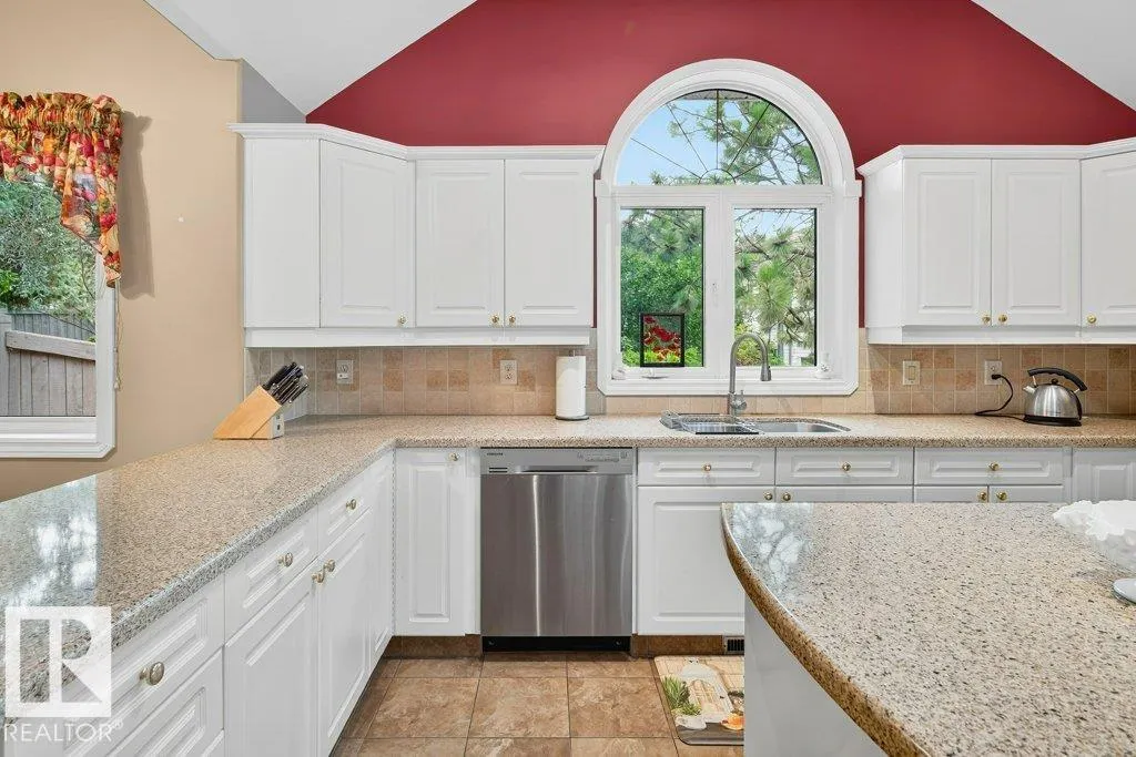 4 OTTER Crescent