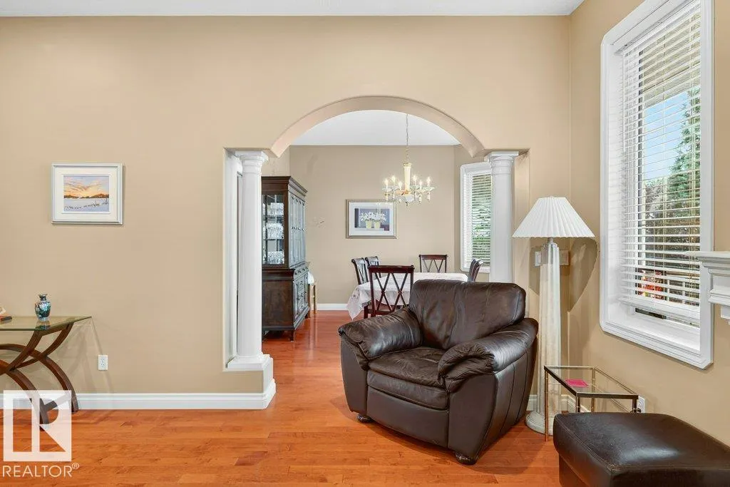 4 OTTER Crescent