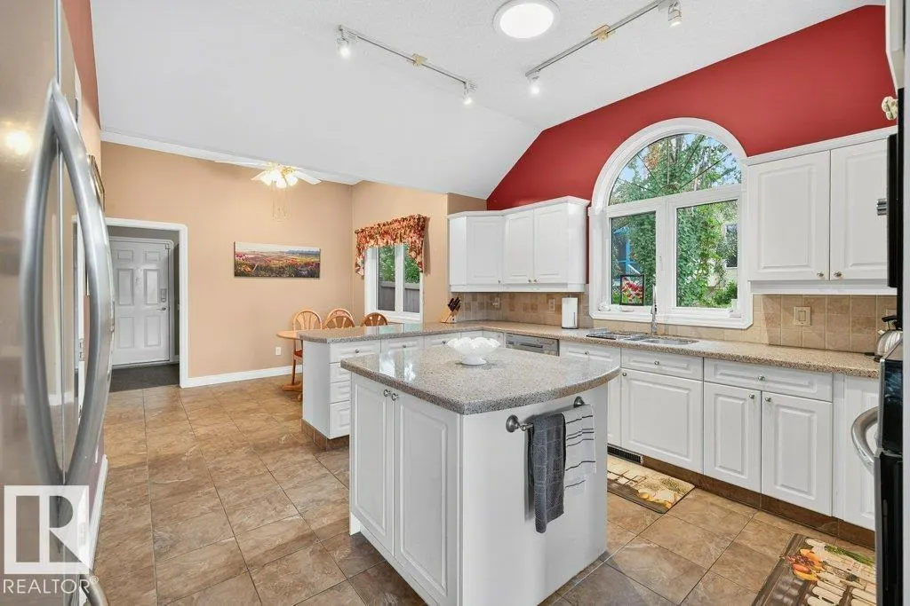 4 OTTER Crescent