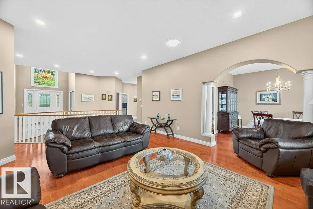 4 OTTER Crescent