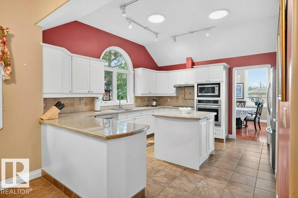 4 OTTER Crescent