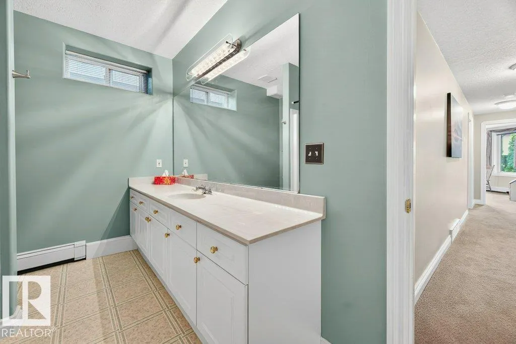 4 OTTER Crescent
