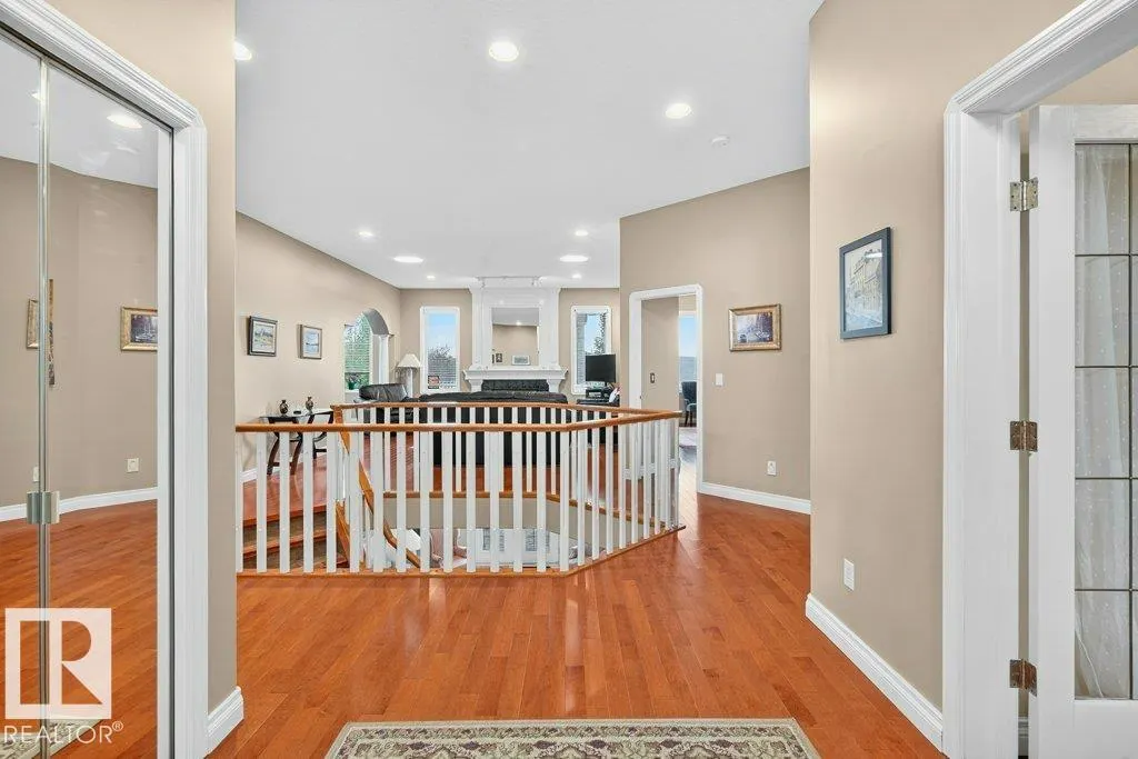 4 OTTER Crescent