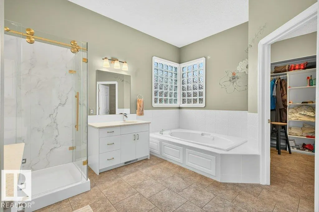 4 OTTER Crescent