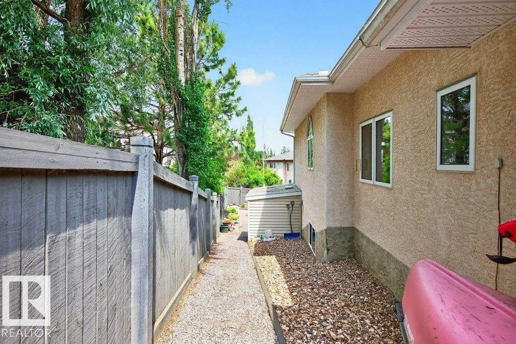 4 OTTER Crescent