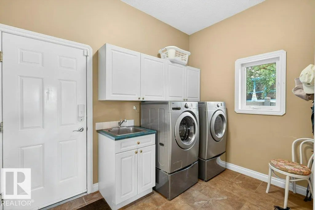 4 OTTER Crescent