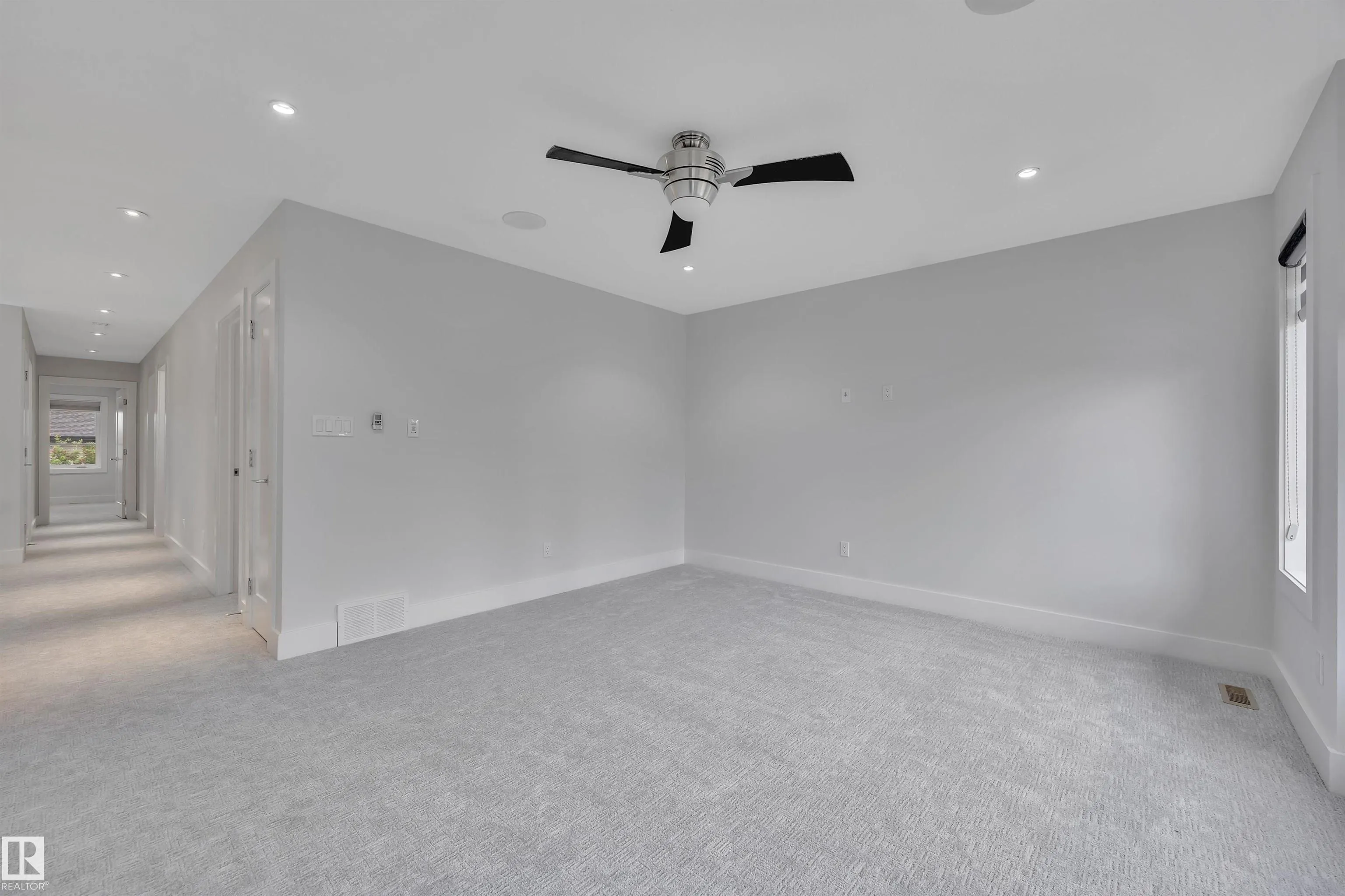 1024 ARMITAGE Crescent