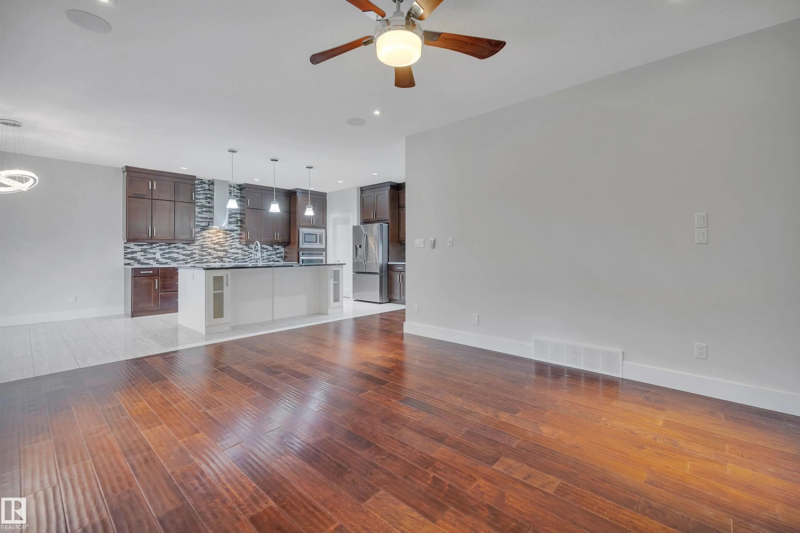 1024 ARMITAGE Crescent
