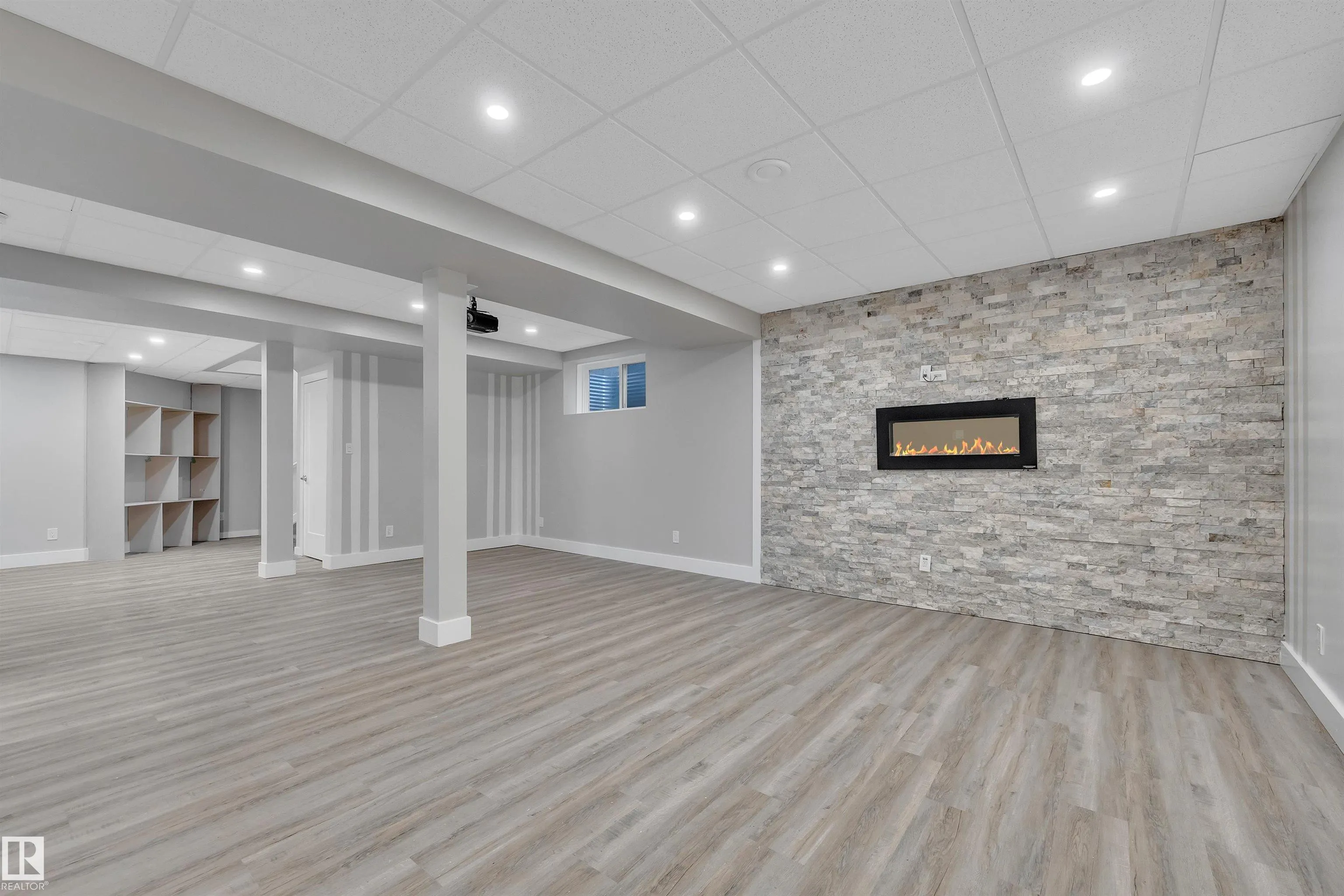 1024 ARMITAGE Crescent