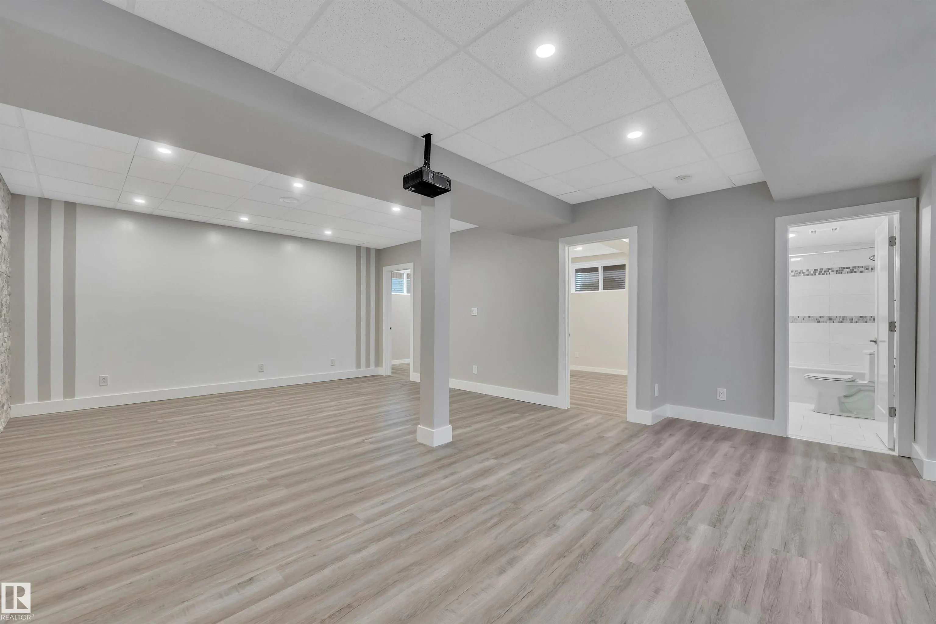 1024 ARMITAGE Crescent