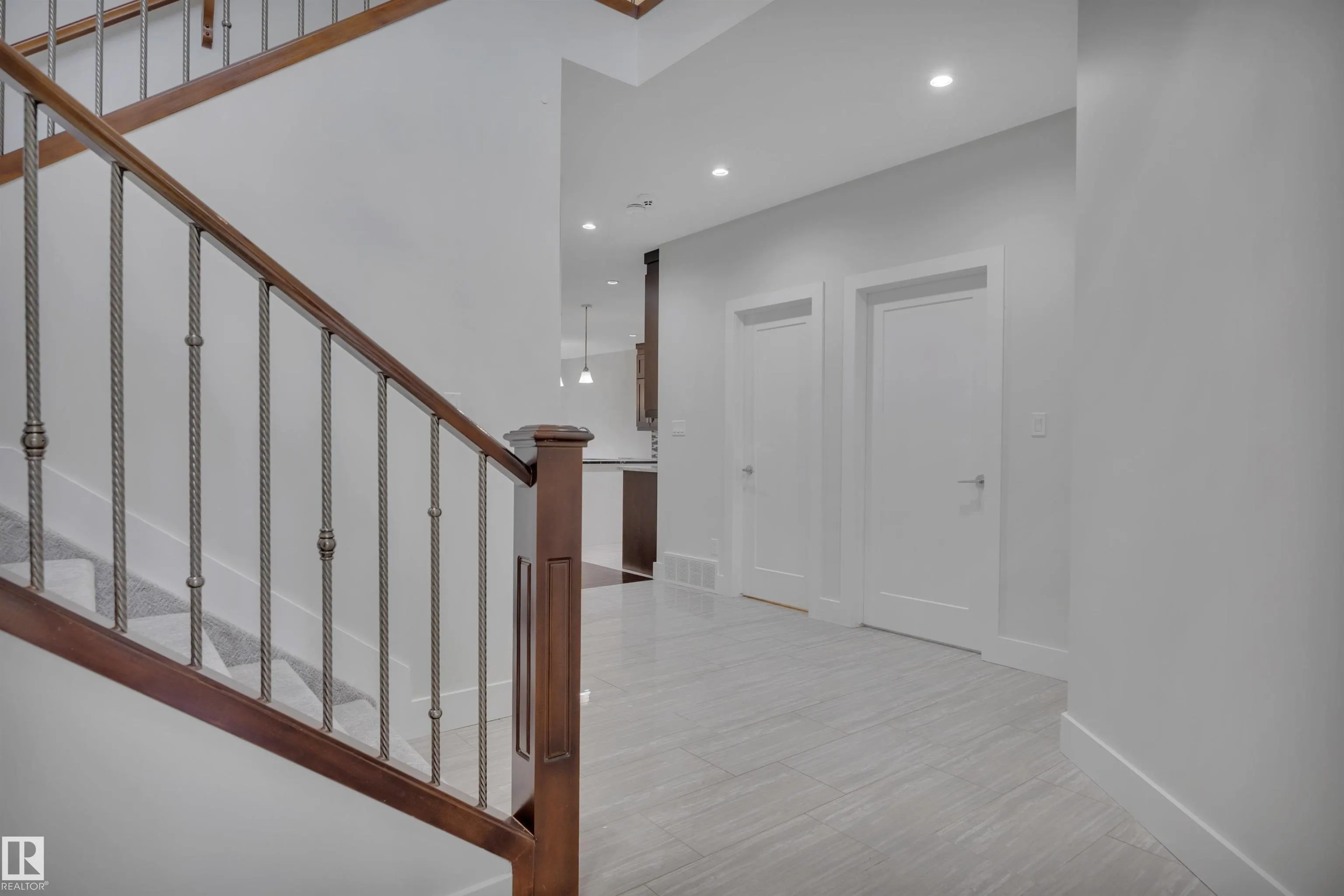 1024 ARMITAGE Crescent