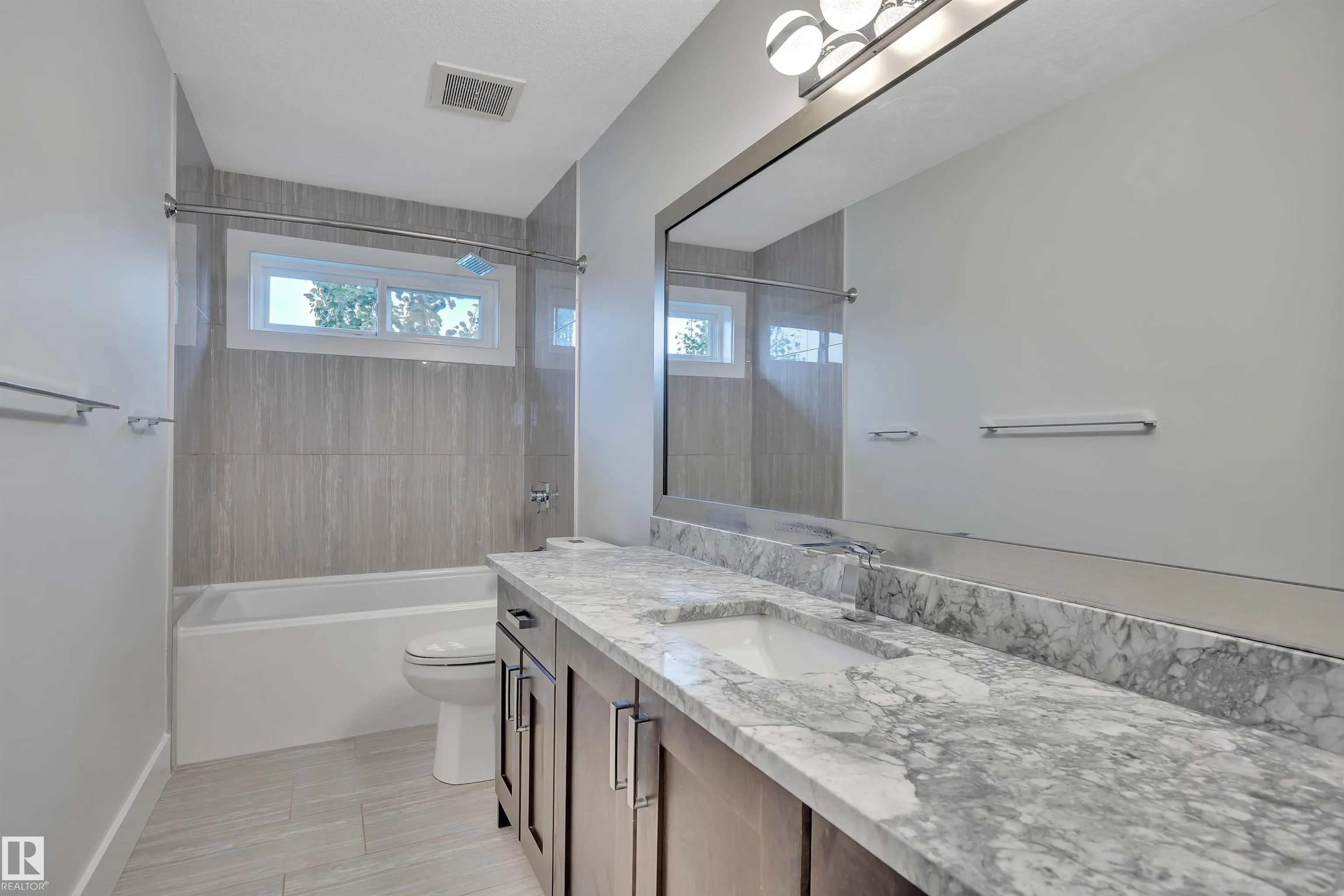 1024 ARMITAGE Crescent