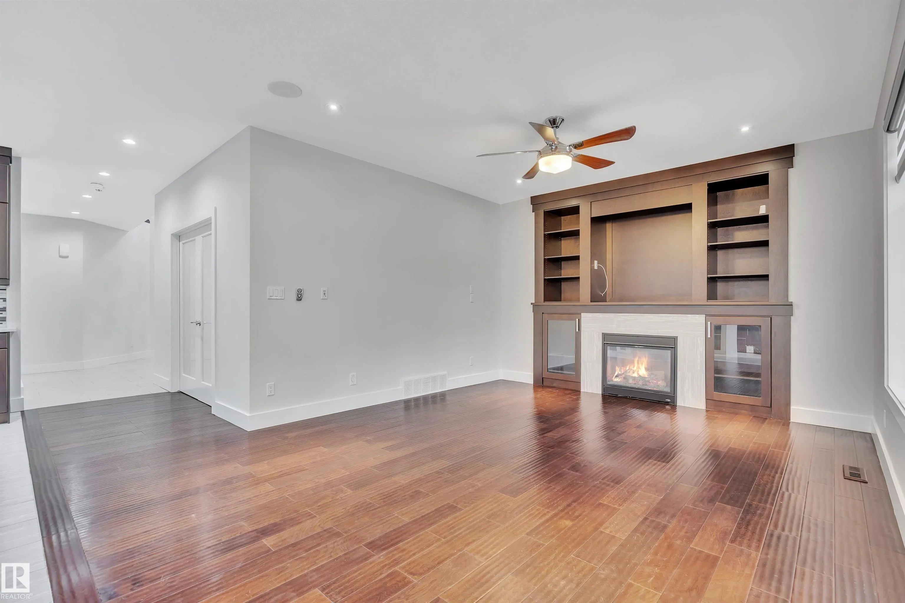 1024 ARMITAGE Crescent