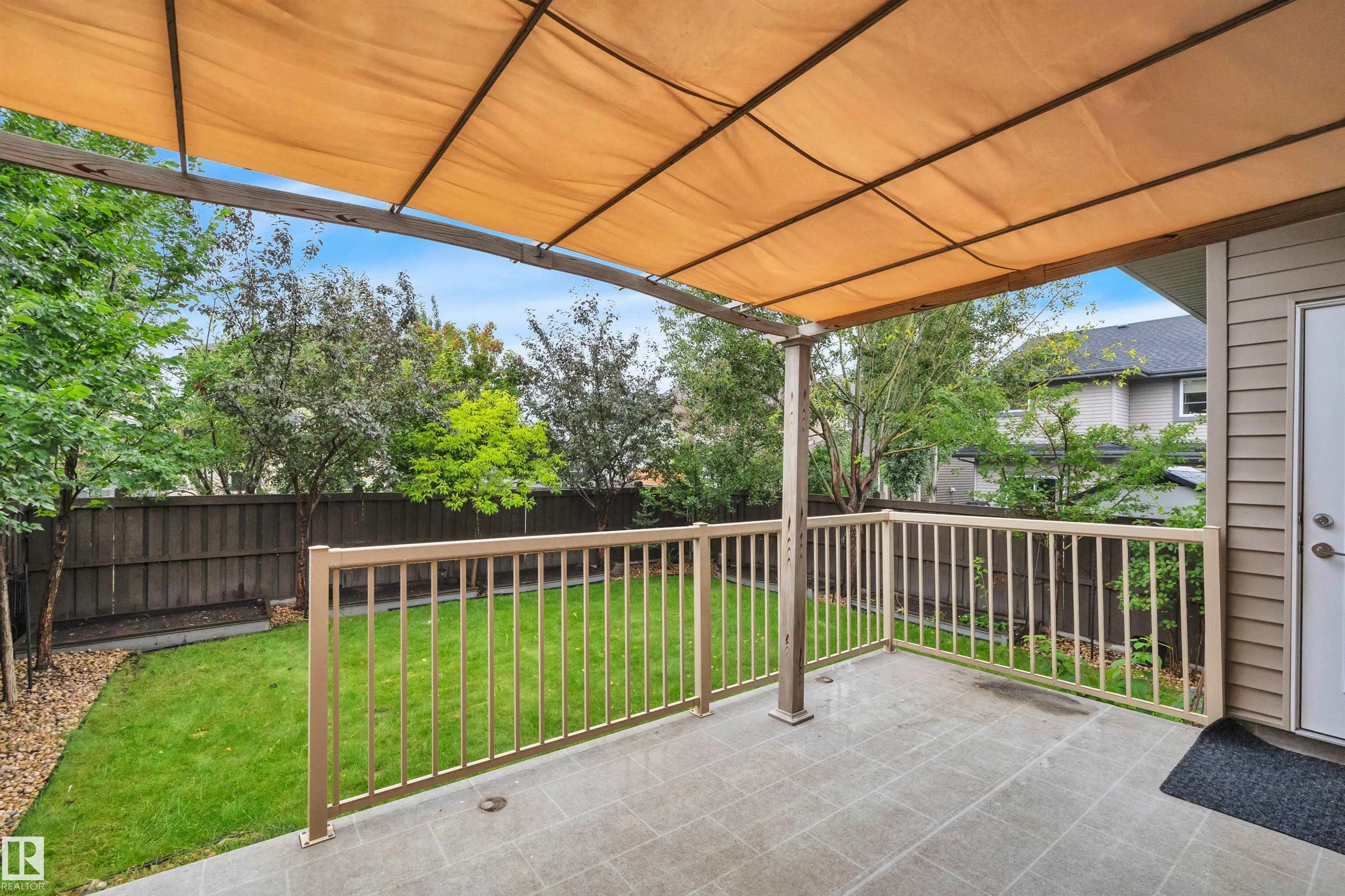 1024 ARMITAGE Crescent