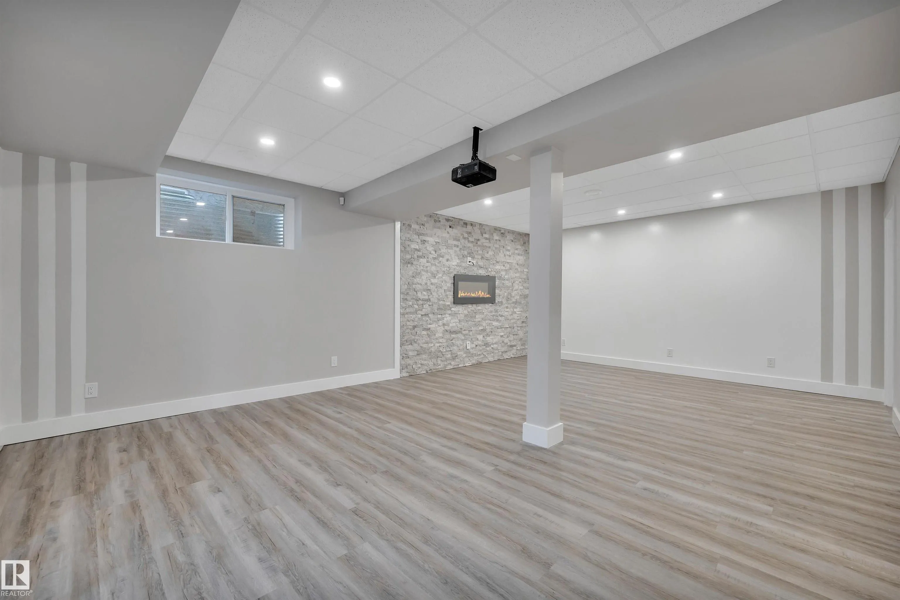 1024 ARMITAGE Crescent