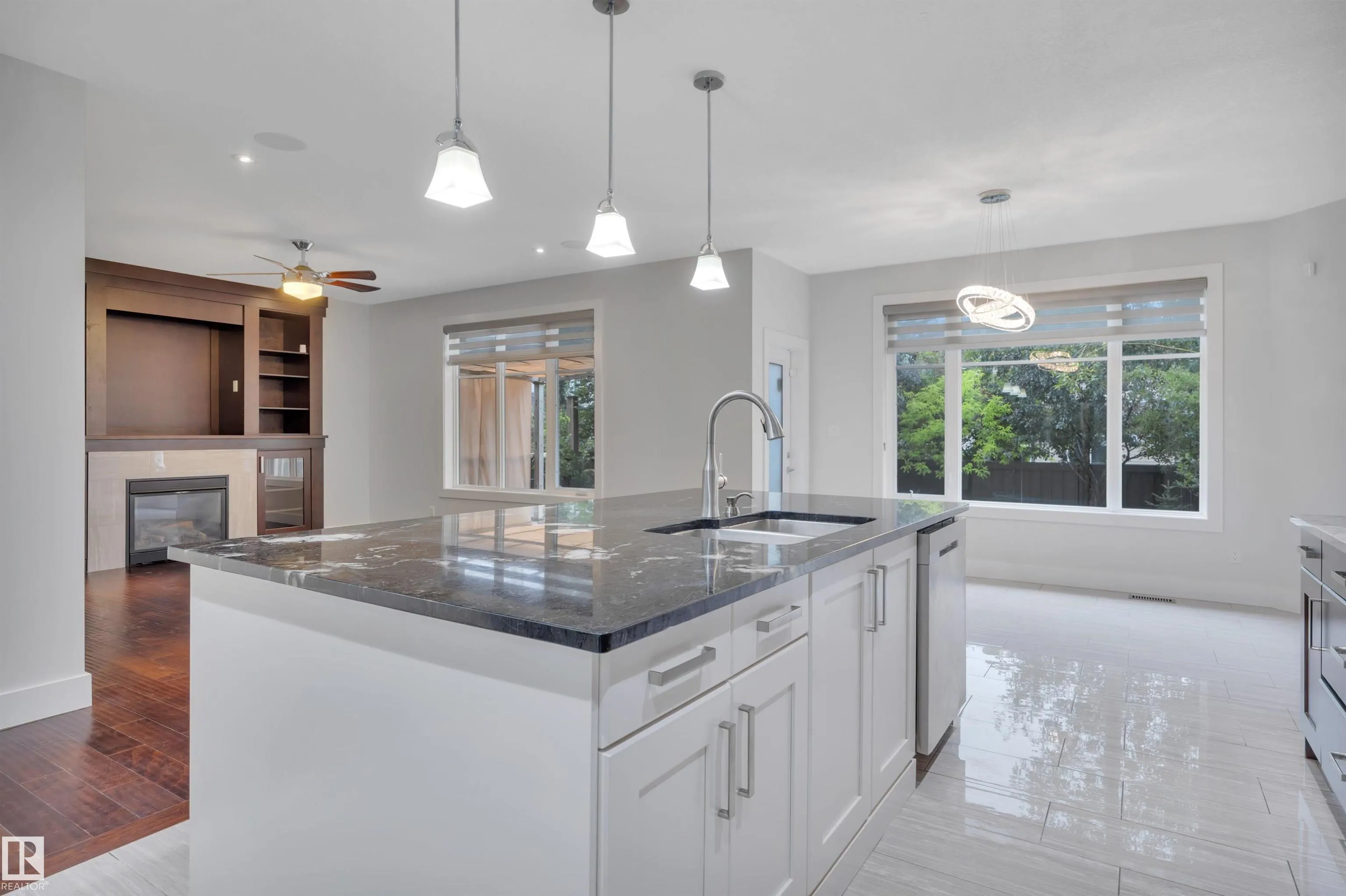 1024 ARMITAGE Crescent