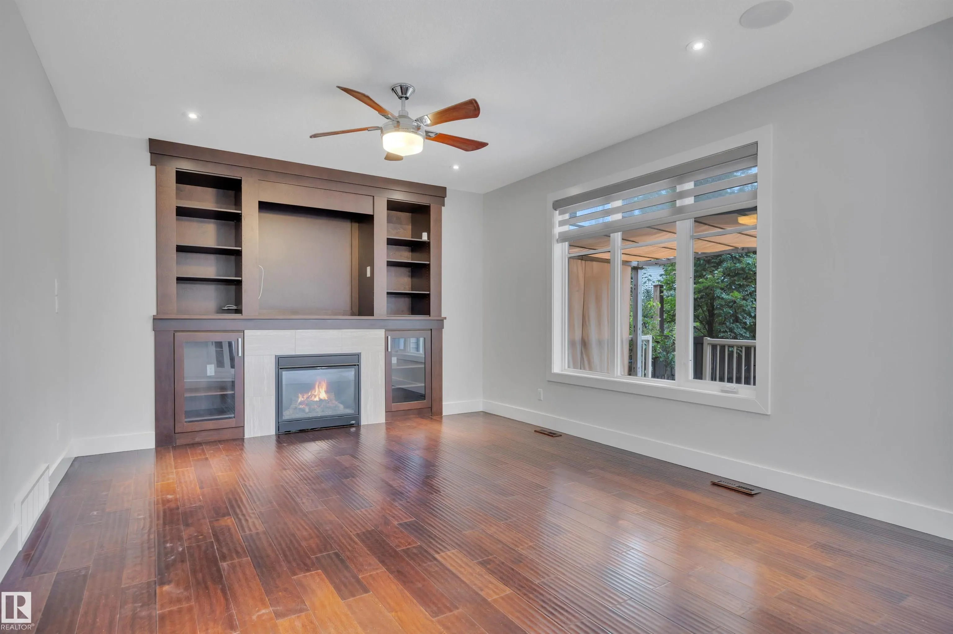 1024 ARMITAGE Crescent