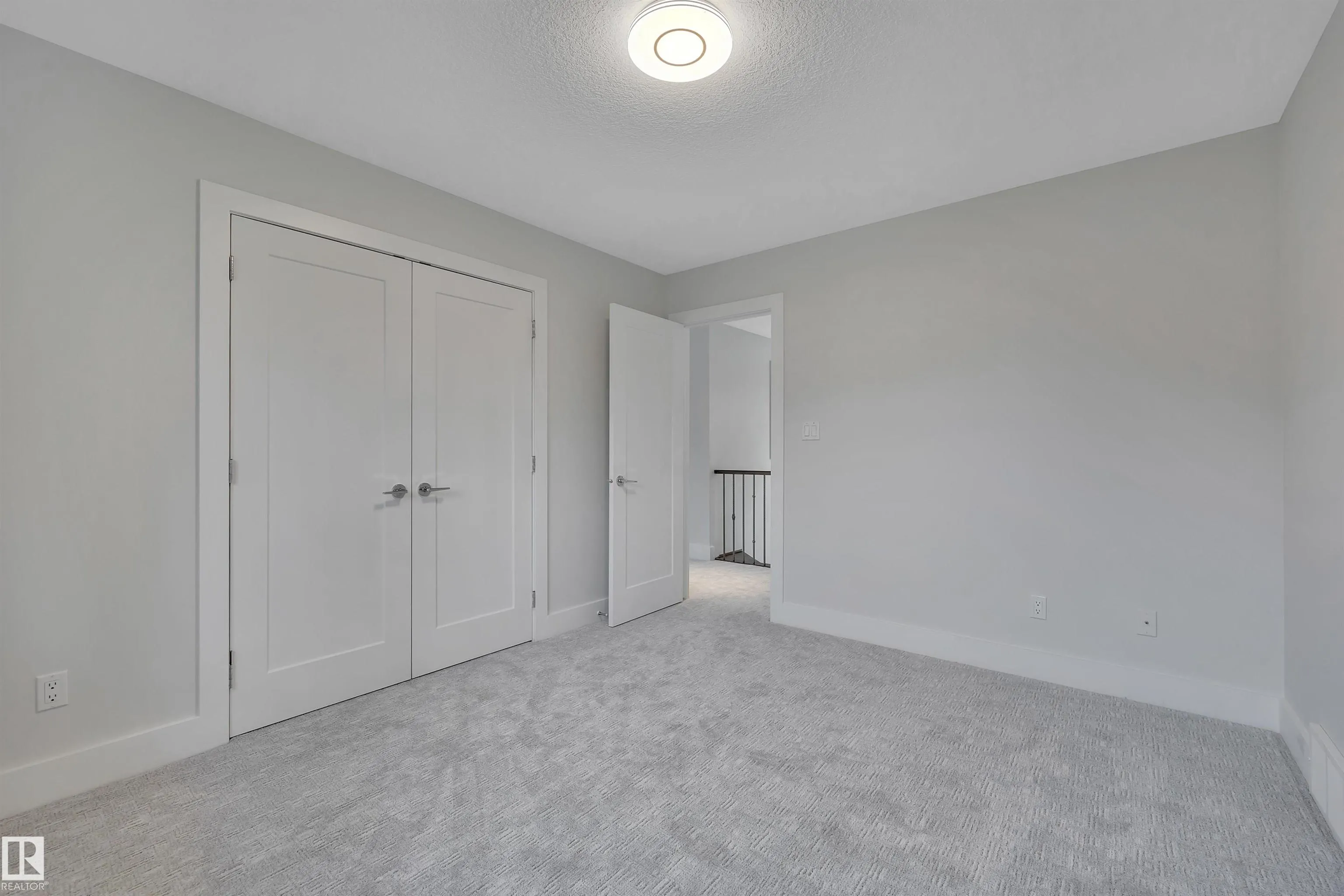 1024 ARMITAGE Crescent