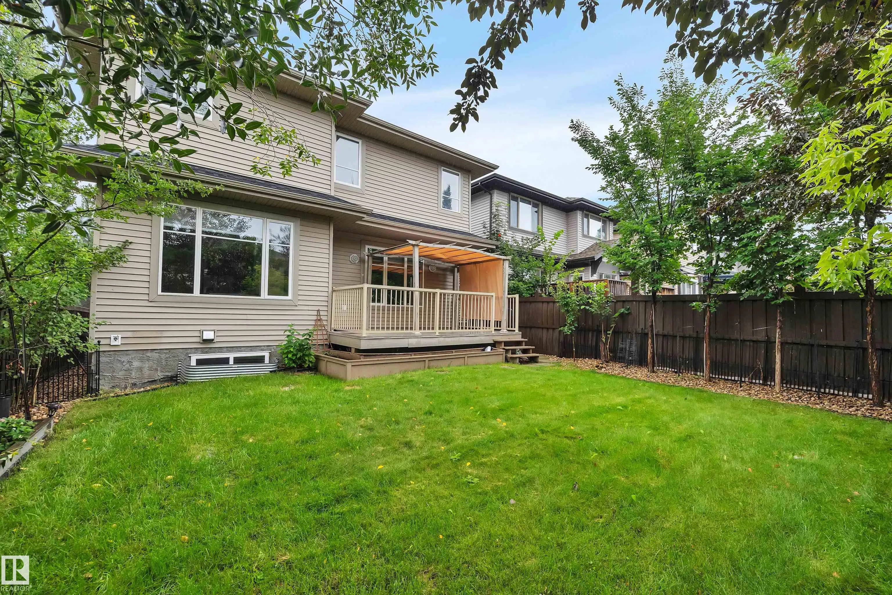 1024 ARMITAGE Crescent
